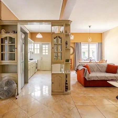 Lovely 3-bedroom Vacation In Nafplio. Lägenhet Nafplion